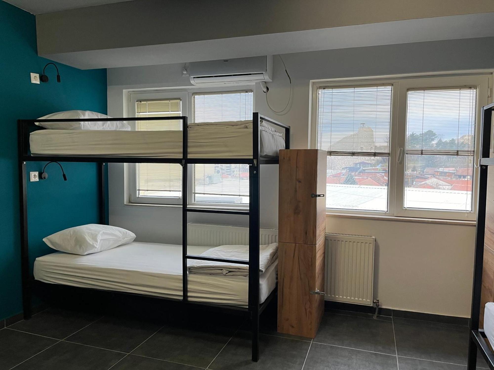 Mickitos Urban Hostel สโกเปีย ภายนอก รูปภาพ