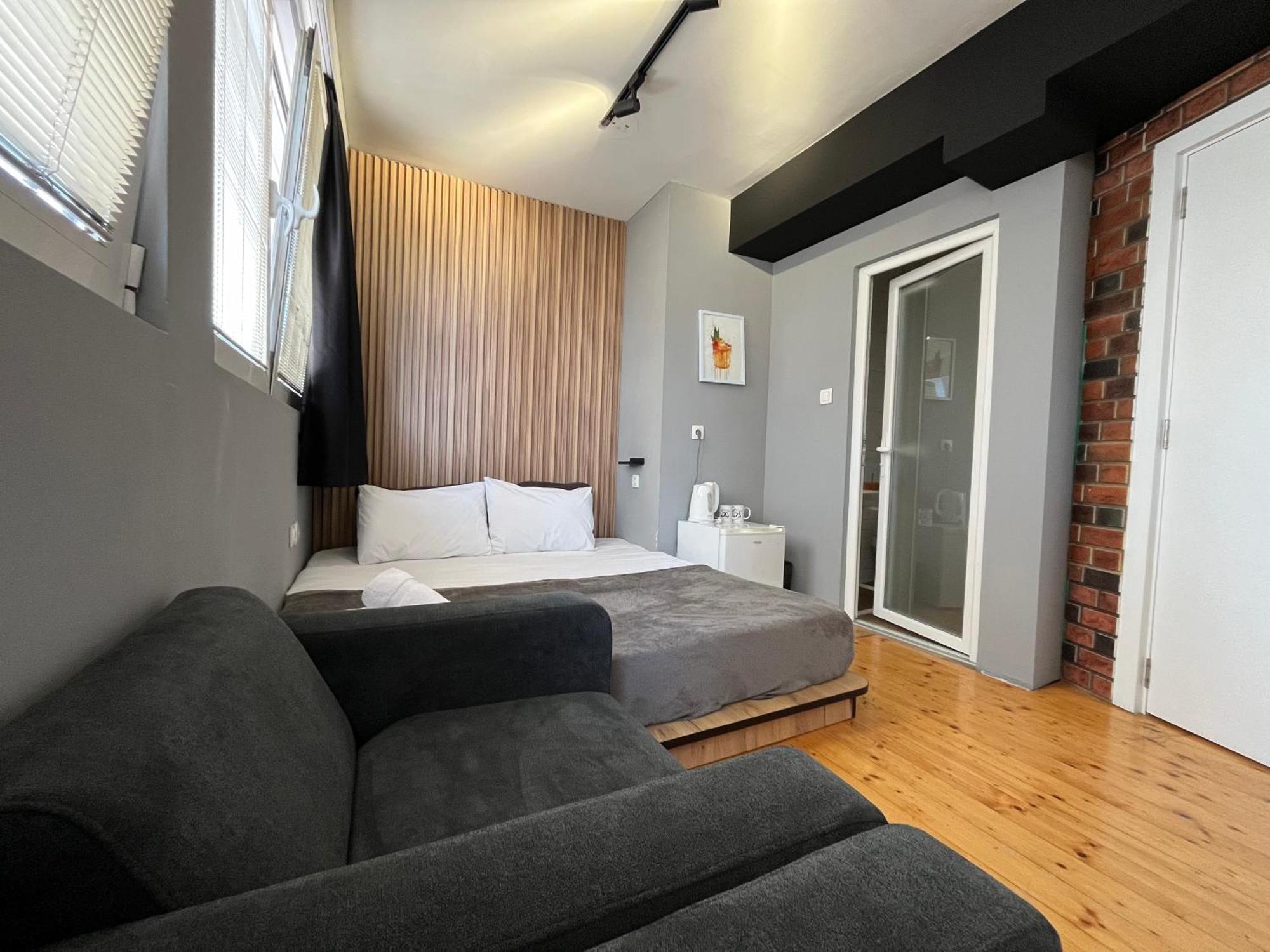 Mickitos Urban Hostel สโกเปีย ภายนอก รูปภาพ