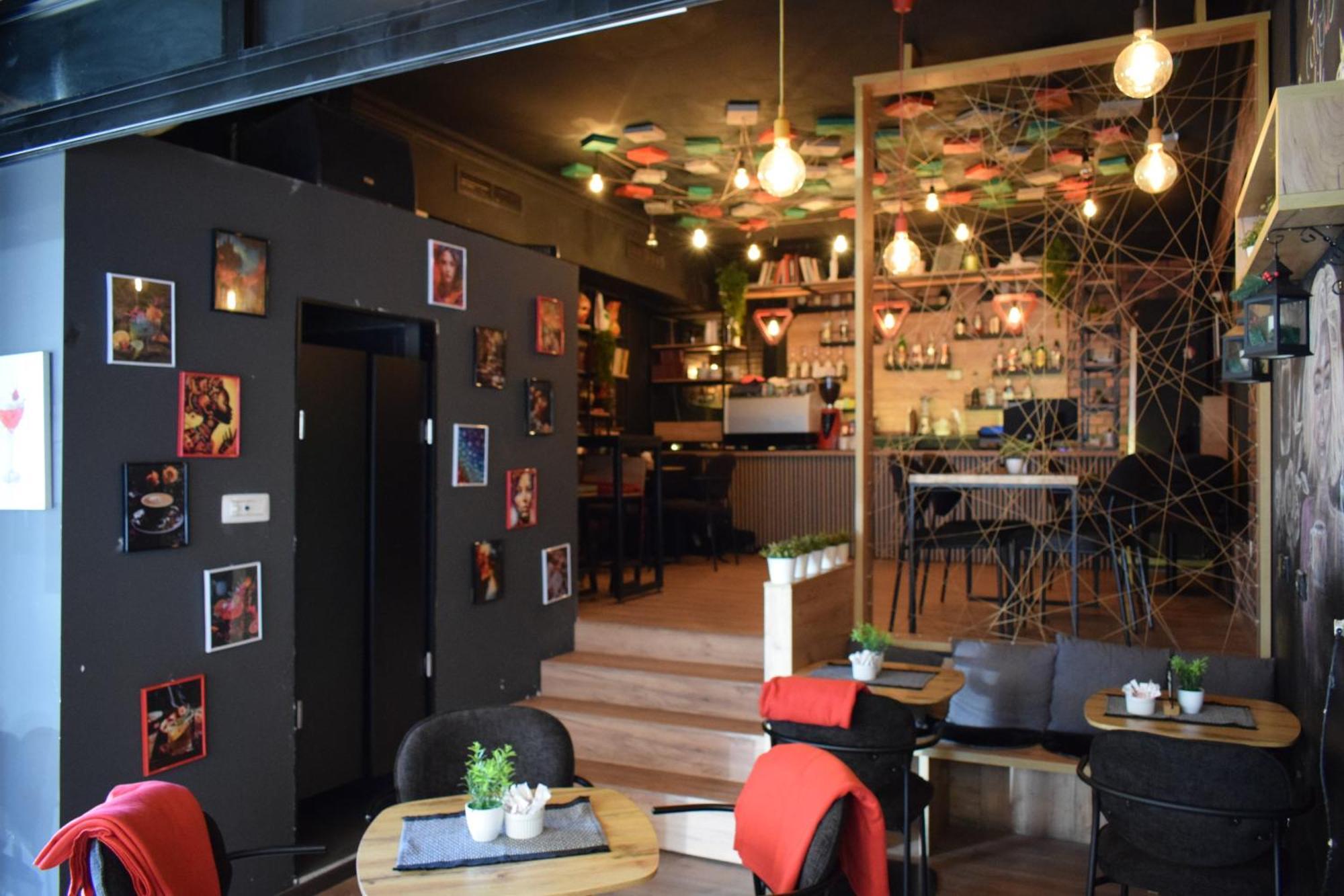 Mickitos Urban Hostel สโกเปีย ภายนอก รูปภาพ